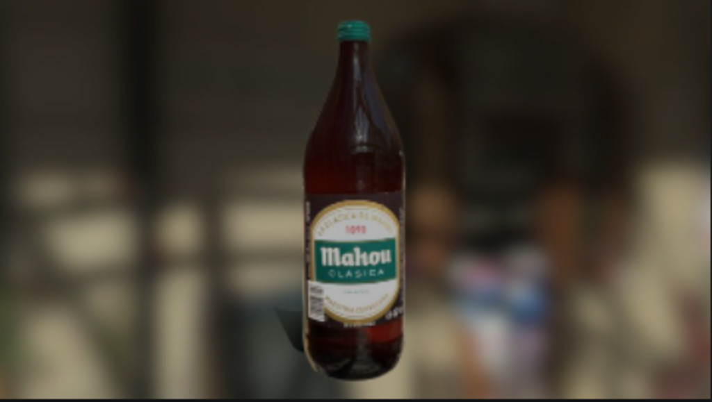 Botella de 1Litro de  Mahou Clásico del año 2018