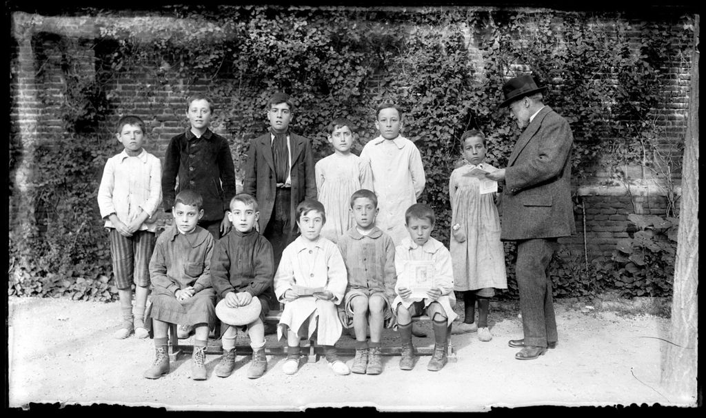 ALUMNOS DE LA ESCUELA.