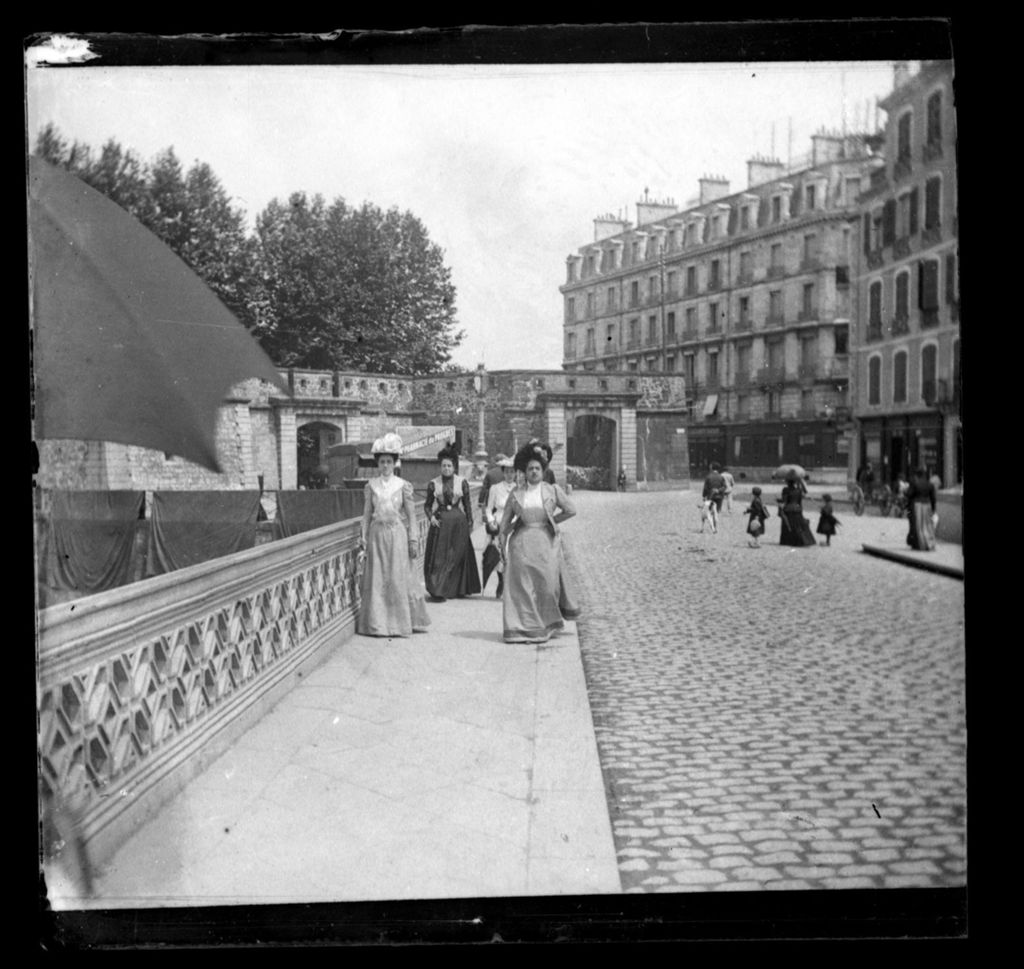 PASEO POR EL PUENTE.