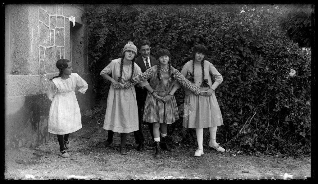 CHICAS DANZANDO.