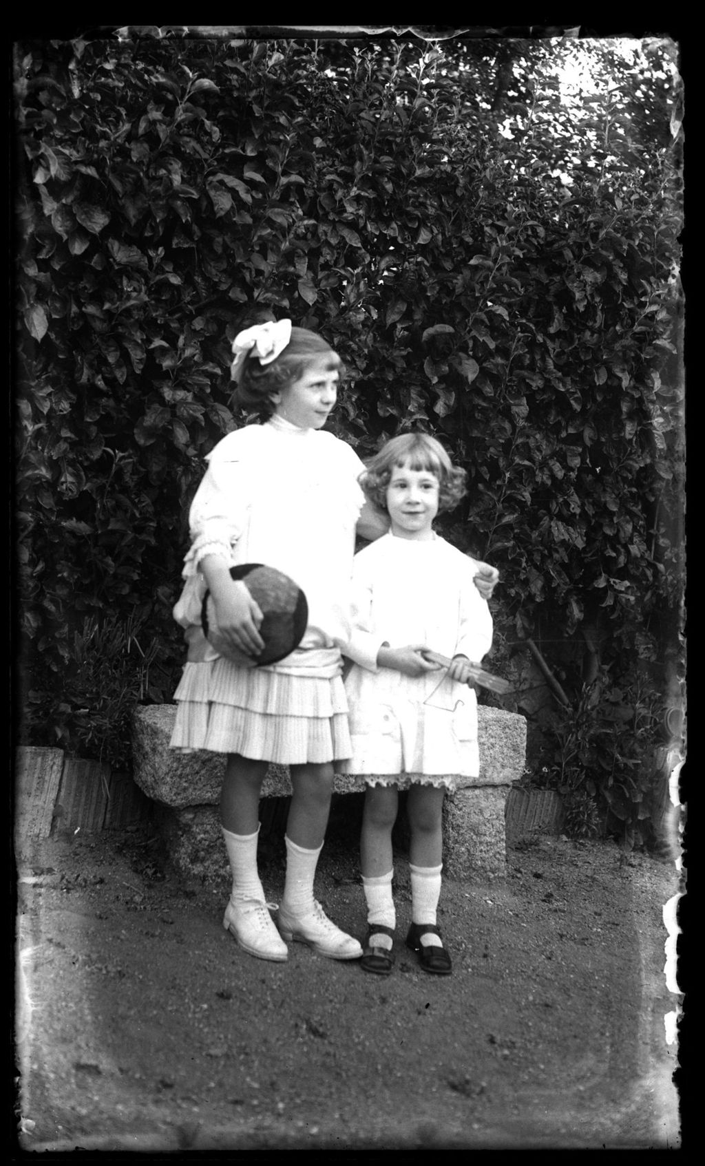 NIÑAS EN BANCO DE PIEDRA.