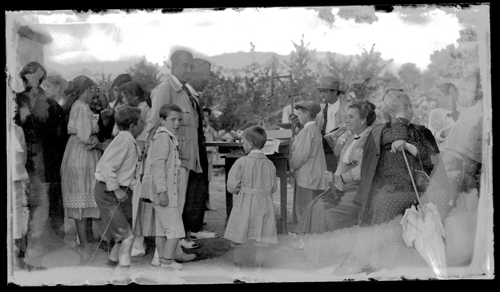 MERCADILLO PARA NIÑOS Y BALANZA.