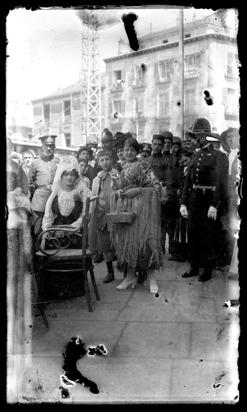 MUJERES EN LA FIESTA DE LA FLOR 10.