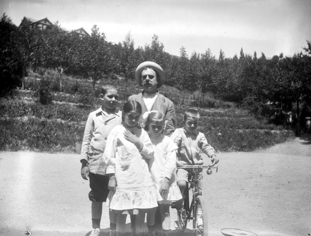 LA FAMILIA EN EL HUERTO 2