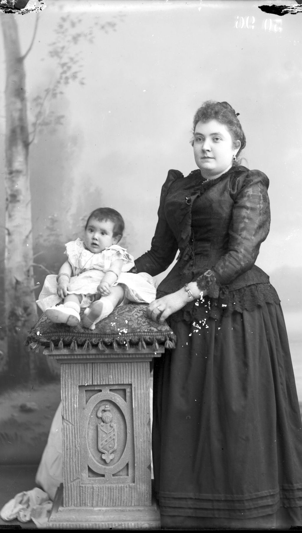 MADRE CON SU NIÑA.