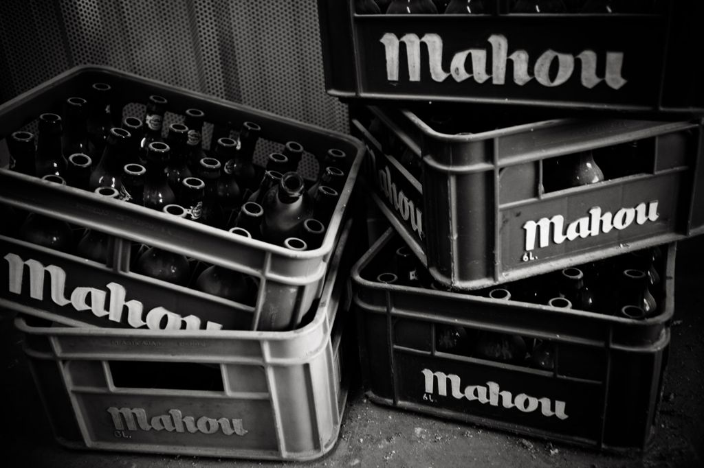 CAJAS MAHOU CLASICA AZULES 2.