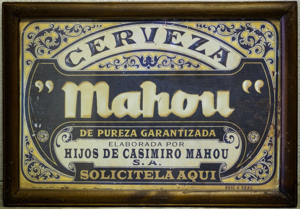 CARTEL ENMARCADO DE CHAPA HIJOS DE C. MAHOU.