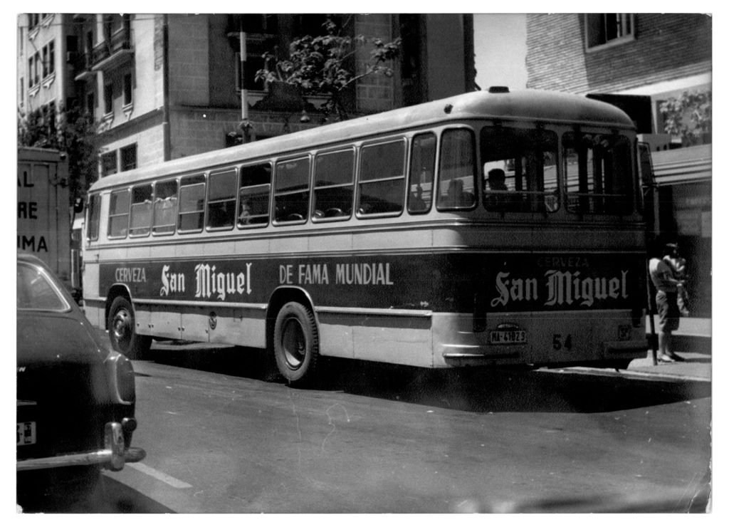 ANTIGUO AUTOBUS ROTULADO PARA CERVEZAS SAN MIGUEL.