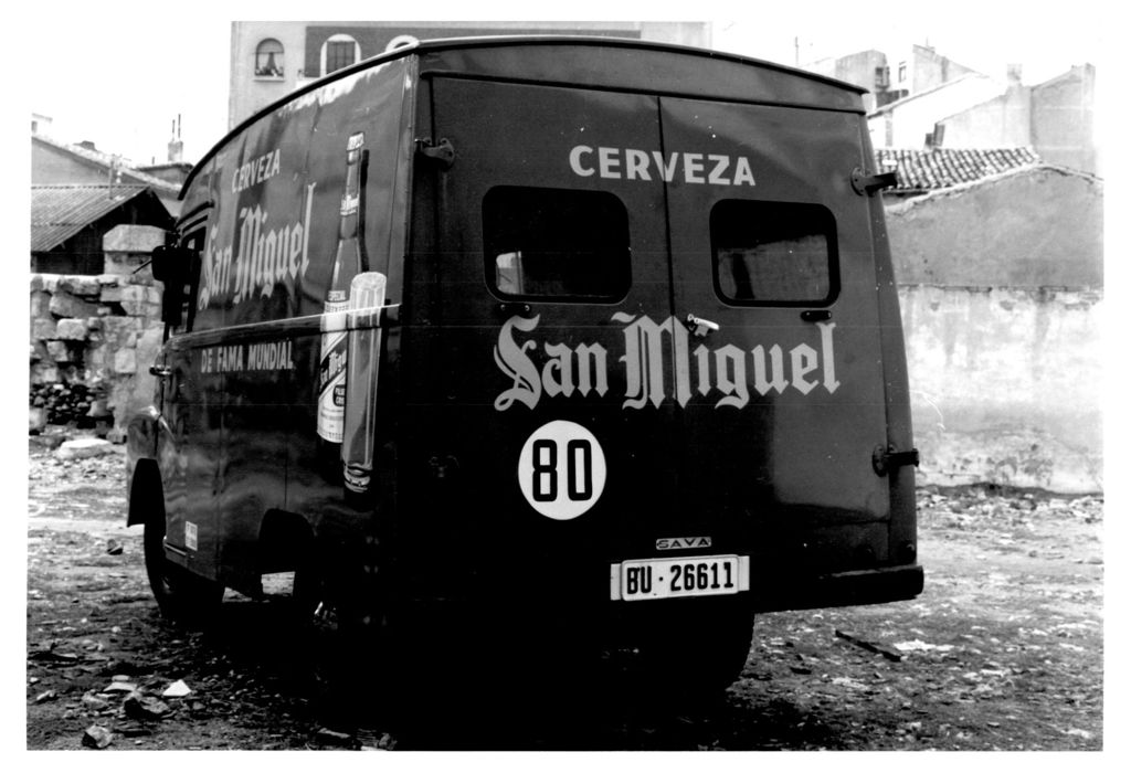 VISTA POSTERIOR FURGONETA SAVA J4 PARA SAN MIGUEL DE 1965.