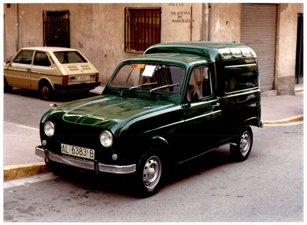 RENAULT 4 VERDE SAN MIGUEL.